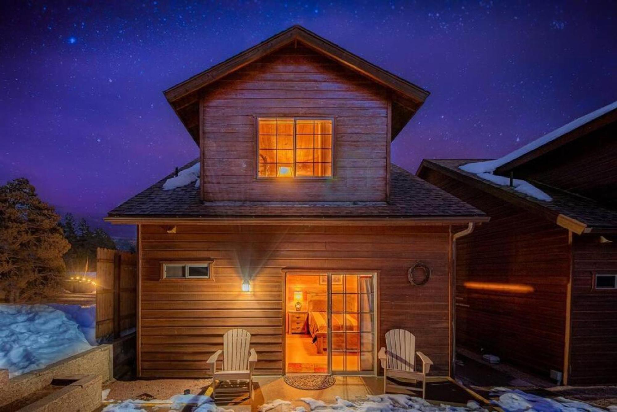 #5 Black Bear - Pet Friendly - Sleeps 6 - Playground & Game