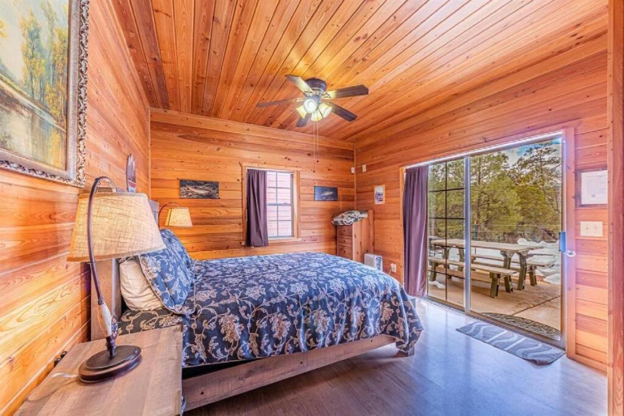 #5 Black Bear - Pet Friendly - Sleeps 6 - Playground & Game Chalet Payson