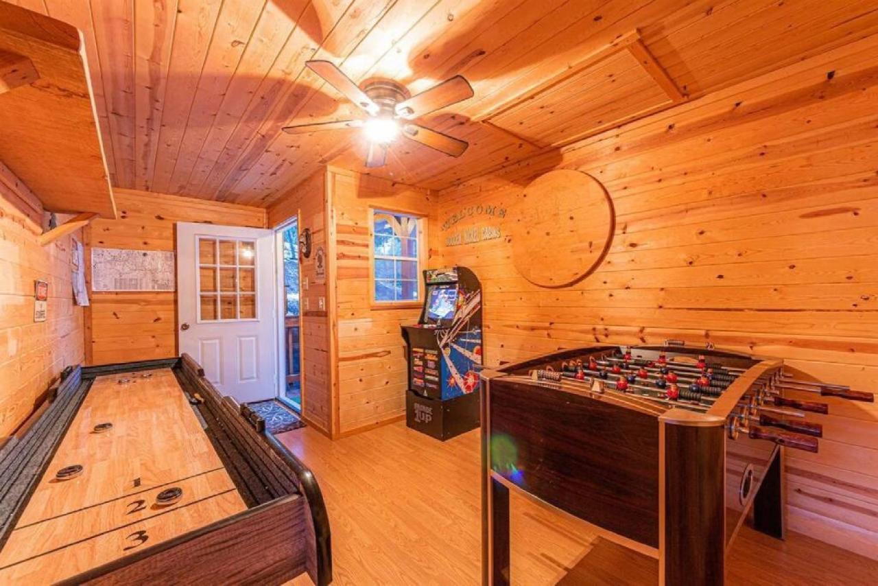 Chalet #5 Black Bear - Pet Friendly - Sleeps 6 - Playground & Game