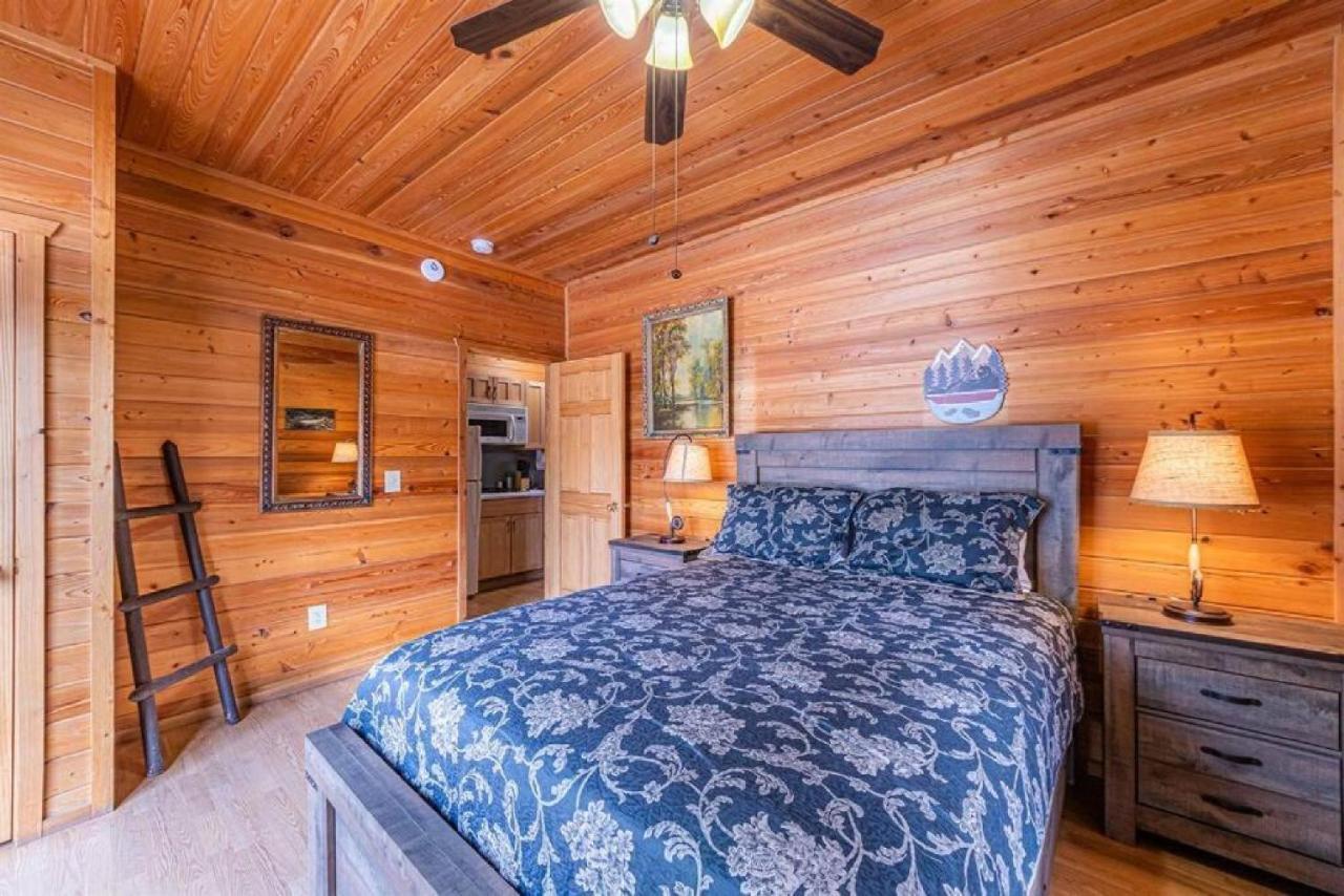 #5 Black Bear - Pet Friendly - Sleeps 6 - Playground & Game Payson