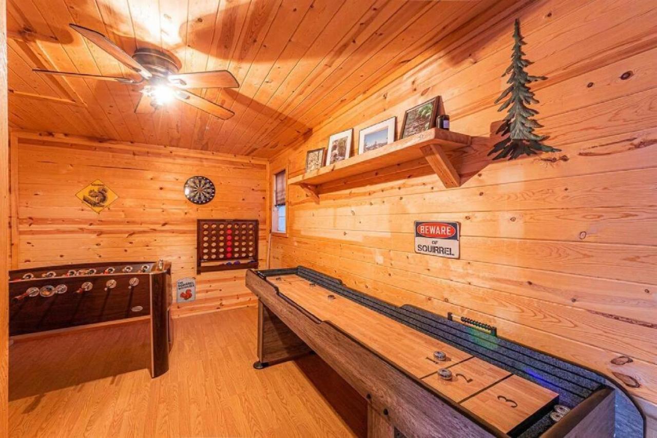 #5 Black Bear - Pet Friendly - Sleeps 6 - Playground & Game *